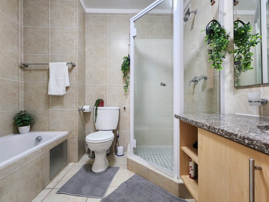 2 Bedroom Property for Sale in De Waterkant Western Cape